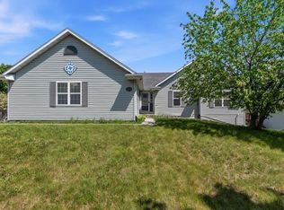 864 Mallinger DRIVE, Port Washington, WI 53074