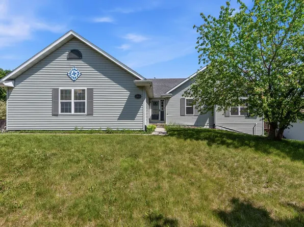 864 Mallinger DRIVE, Port Washington, WI 53074