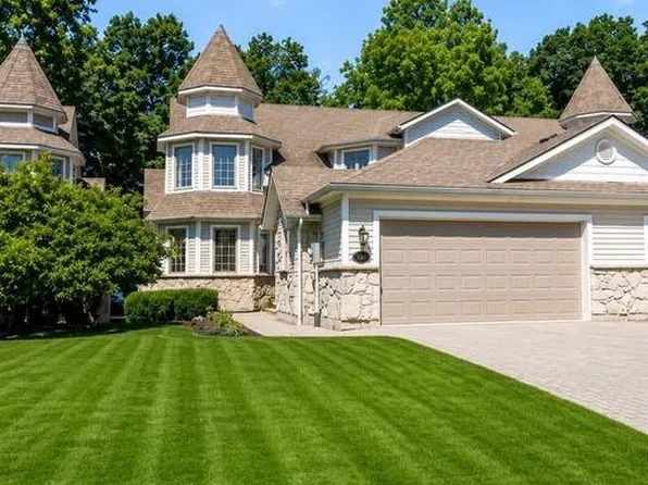 208 Crystal Bay Dr, Amherstburg, ON N9V 4A6