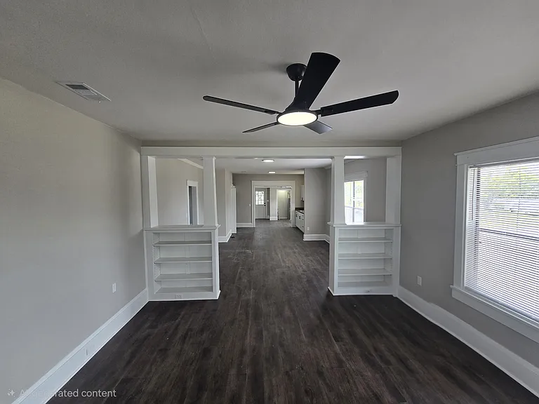 540 Park Ave — Photo 4