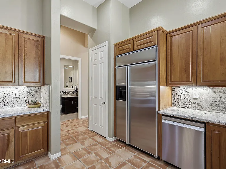 2129 W Legends Way — Photo 16