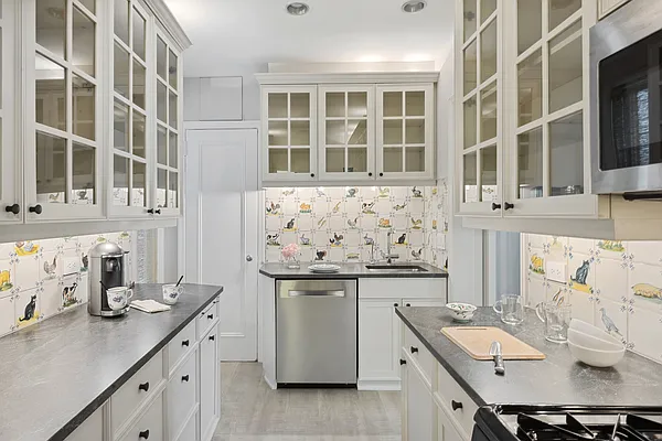 Sold by Corcoran | media 13