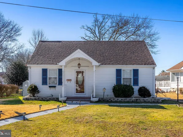 12 Pinewood Ave, Carneys Pt, NJ 08069