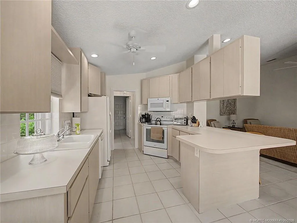 2 bed, 2.0 bath, 1510 sqft, $2,750 — Photo 3