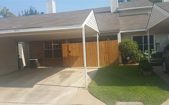 2nd image of 711 Creekwood Dr