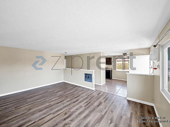 4th image of 2543 E Hayes Dr