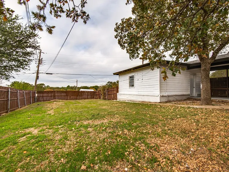 853 Brown Trl — Photo 25