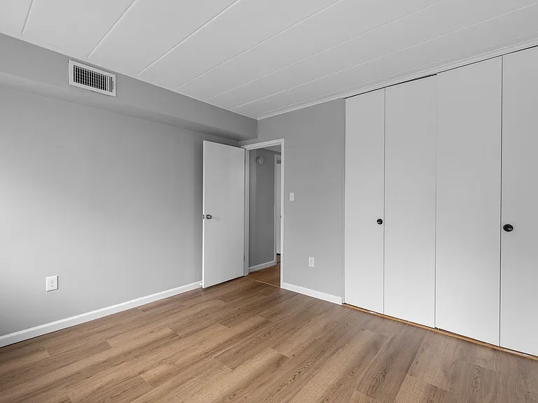1005 Woodrow Ave #3F — Photo 12