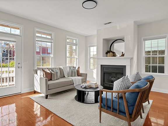 4th image of 405 S 6th Street #2