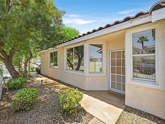 4th image of 2167 Polynesia Cir