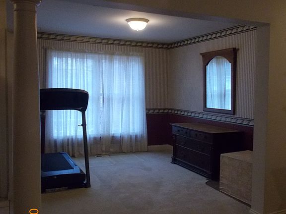 Formal Dining Room w/ column