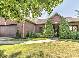 99 Oakdale Dr, Zelienople, PA 16063