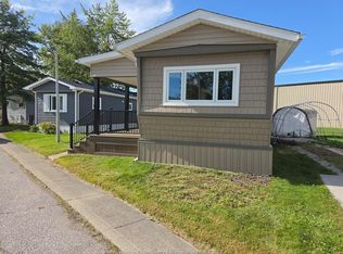 22 Robin Cres, Lakeshore, ON N8N2R9