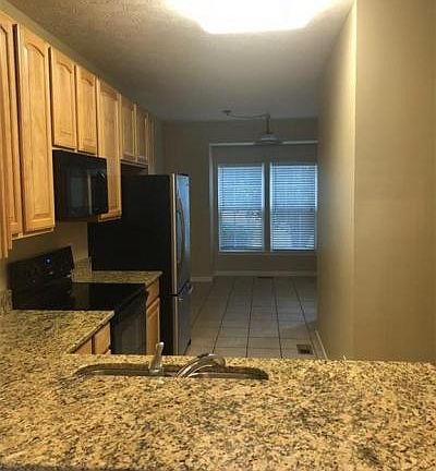 2nd image of 3827 Taft Ave