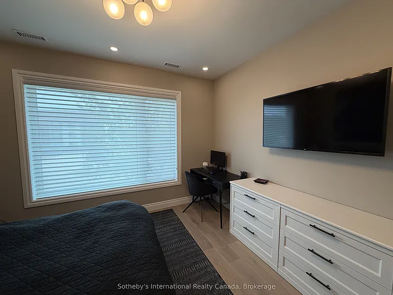 658 Johnston Park Ave — Photo 14