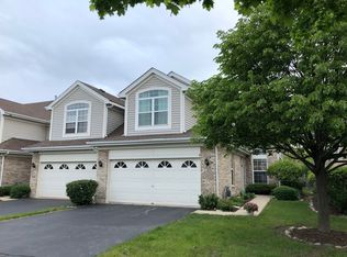 206 Foxfire Ct, Downers Grove, IL 60515