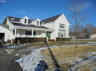 905 E Maple St, Holly, MI 48442