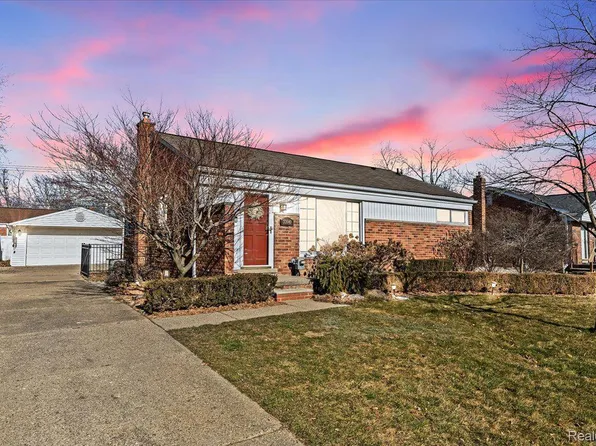 32040 Leelane Rd, Farmington, MI 48336