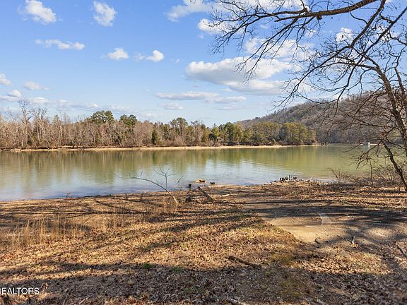 3rd image of Swan Pond Circle Rd