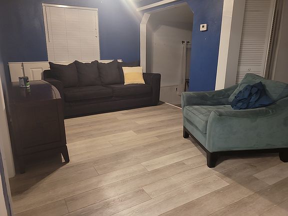 4th image of 1360 Daytona Ave