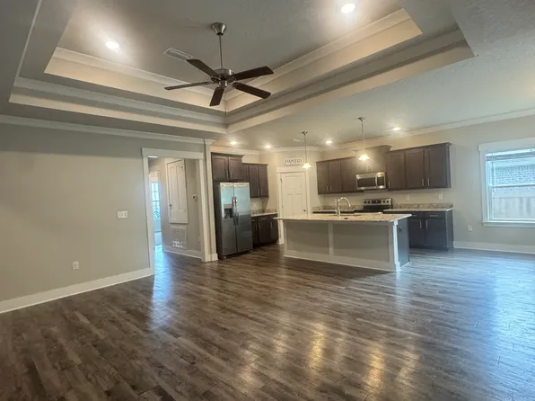 425 Pemberton Ln, Cantonment, FL 32533