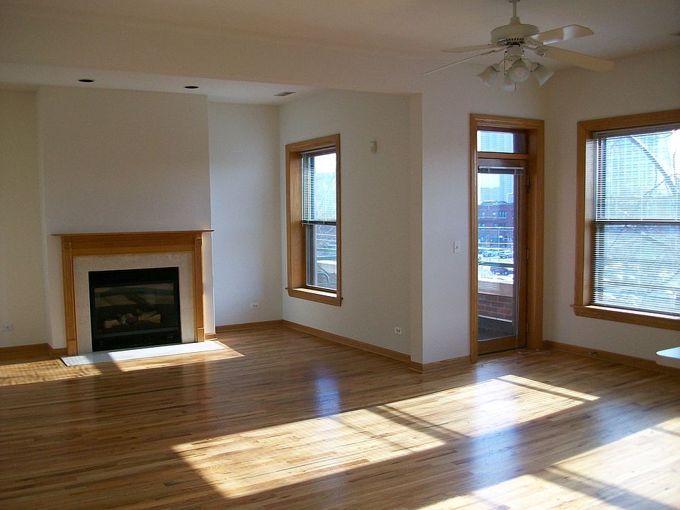 1st image of 976 W Cuyler Ave APT 3