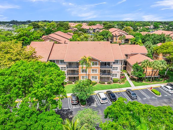 2nd image of 8721 Wiles Rd APT 103