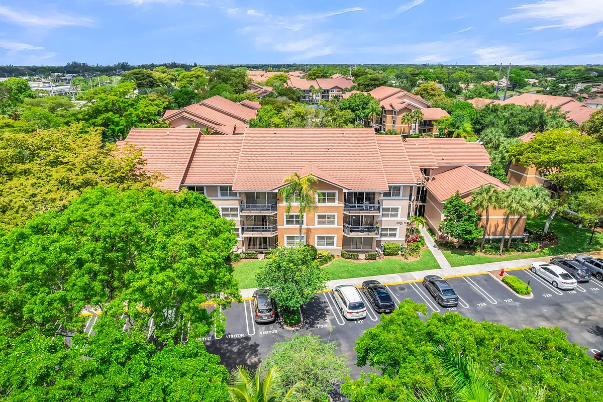Building Photo - 8721 Wiles Rd #103
