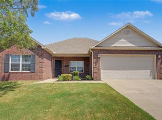 2703 Whispering Woods Ct, Lowell, AR 72745