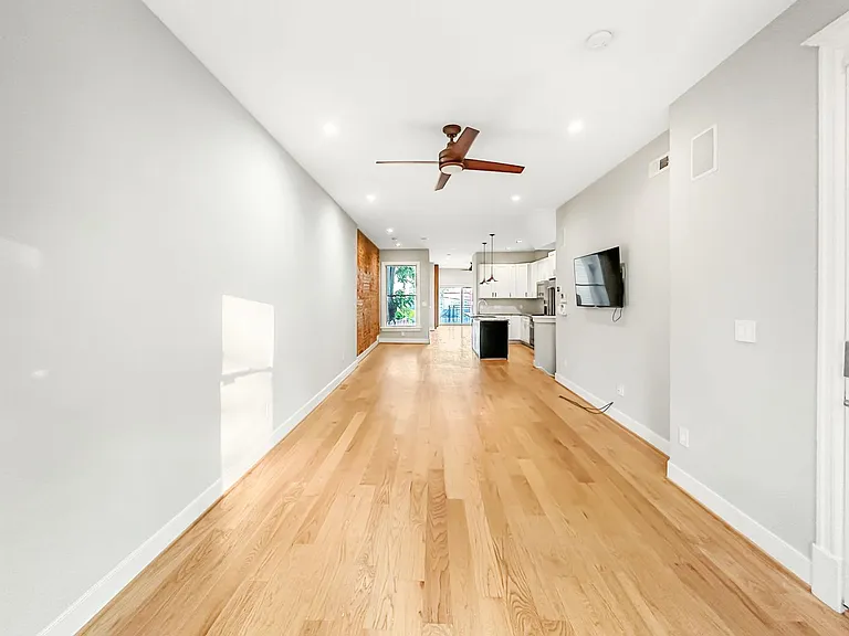 122 Bryant St NW #1 — Photo 6