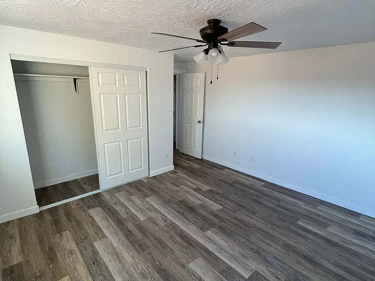 345 W 600 N — Photo 12