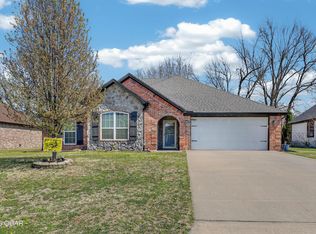 805 Chesterfield Dr, Webb City, MO 64870
