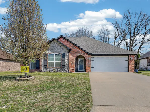 805 Chesterfield Dr, Webb City, MO 64870