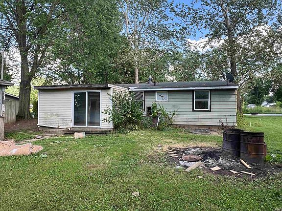 4th image of 60307 Fenmore Ave