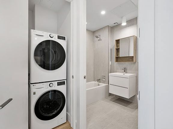 4th image of 1170 Rogers Ave Room 4