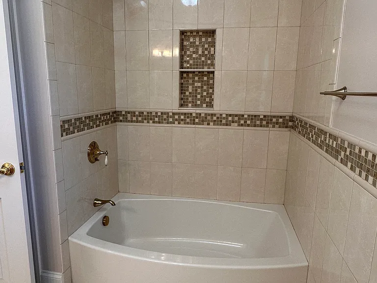 1008 Dewey Ave #2 — Photo 7