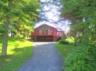 6770 N Centenary Rd, Williamson, NY 14589
