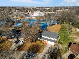 809 Lakeview Dr, Pittsburg, KS 66762