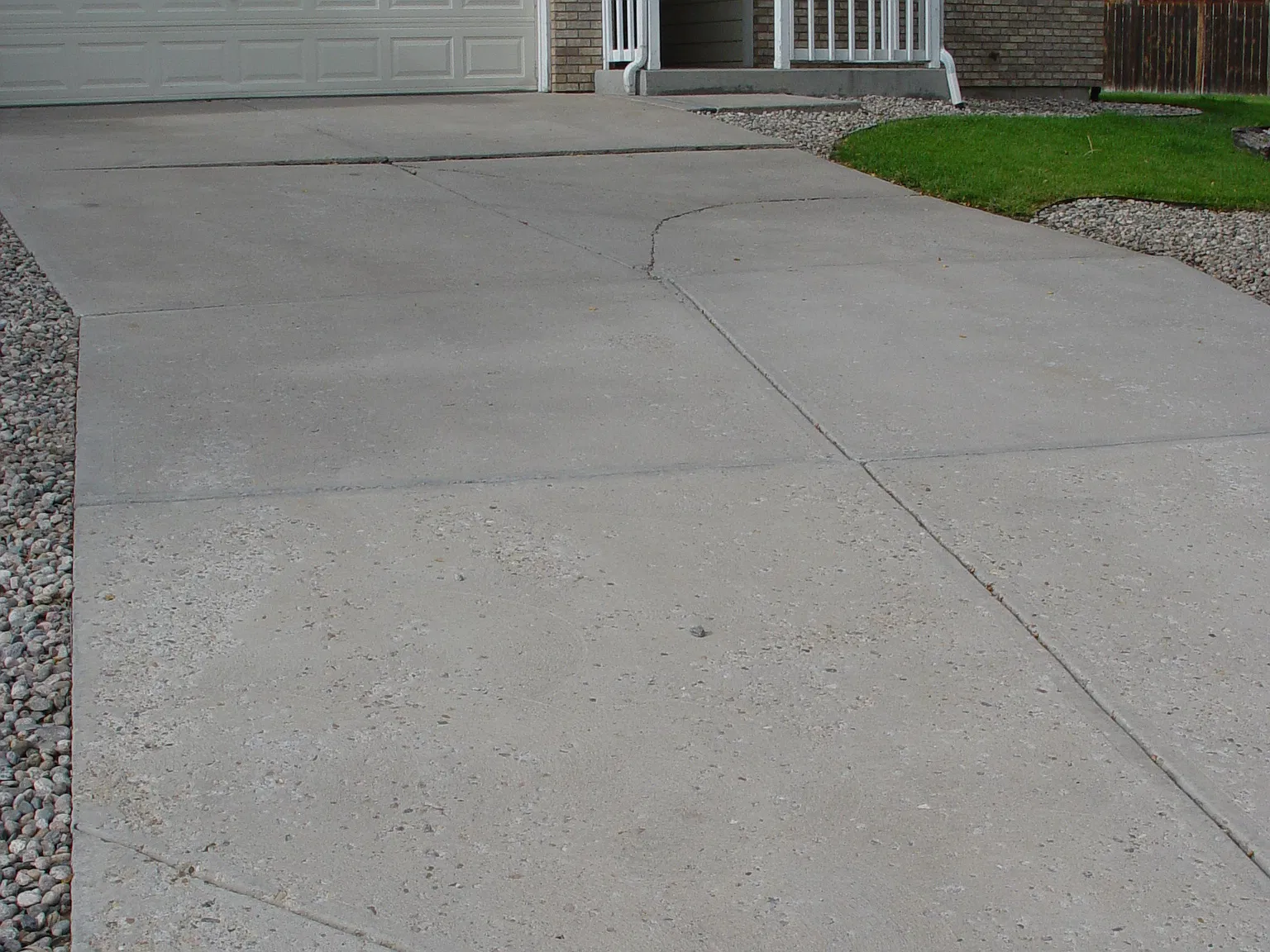 3 bed, 1236 sqft, $2,100 — Photo 3
