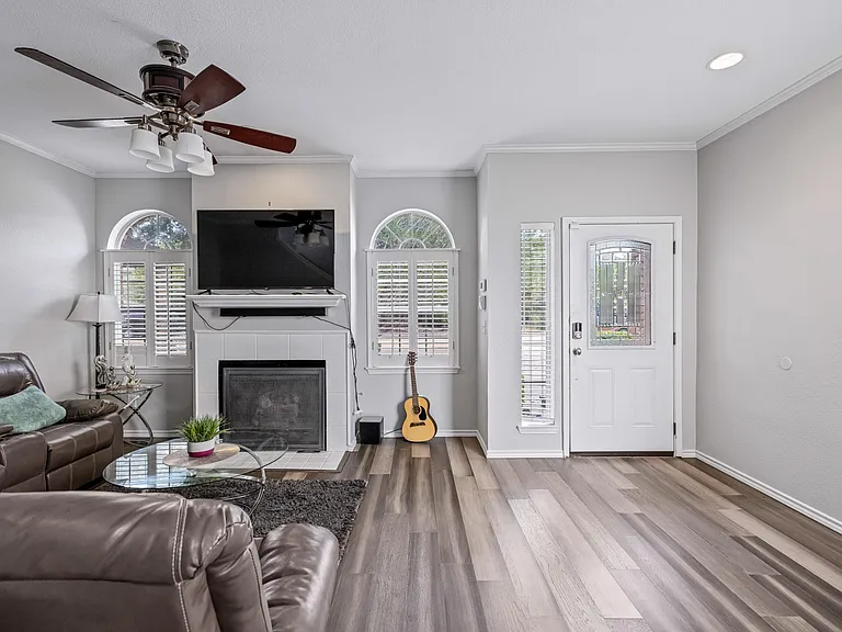 6011 Barrington Ct — Photo 3