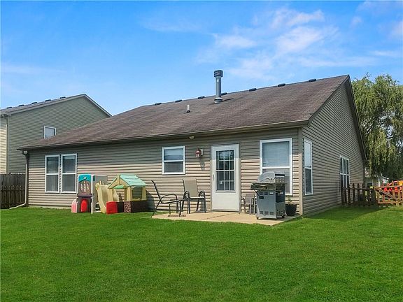 2nd image of 941 Runnymede Dr