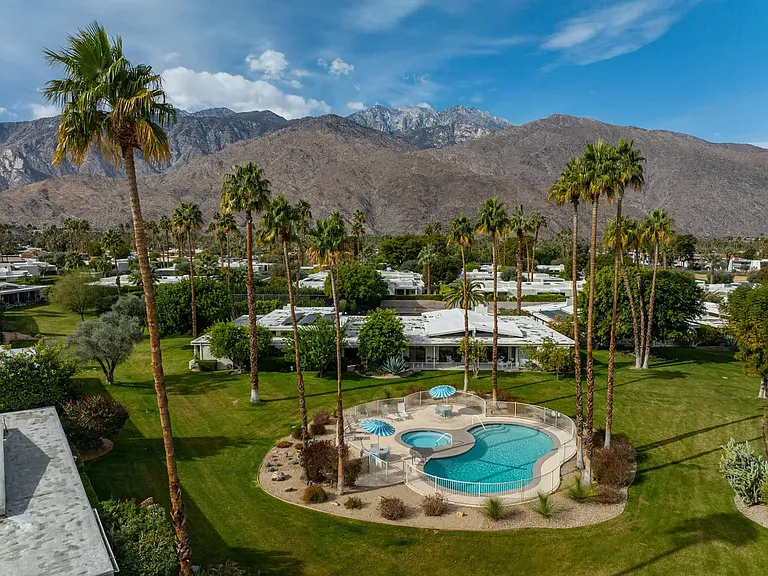 1511 E Twin Palms Dr — Photo 1