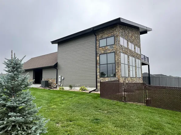 1016 17th Ave, Kearney, NE 68847