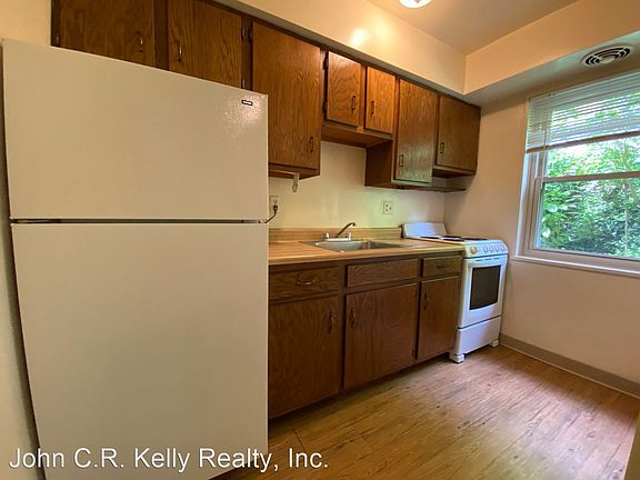 4th image of 400 4th St APT 6
