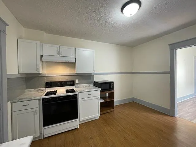 420 Lawrence Ave #A — Photo 6