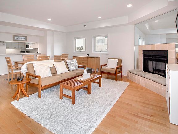 3rd image of 7701 Atlantic Ave APT 22