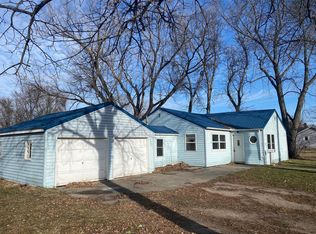 610 E Evergreen Ave, Olivia, MN 56277
