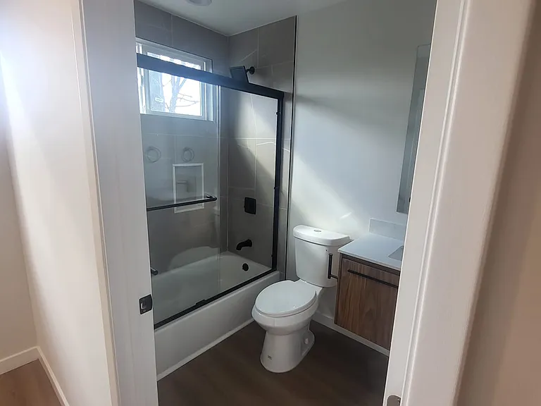 7134 1/2 Yarmouth Ave — Photo 18
