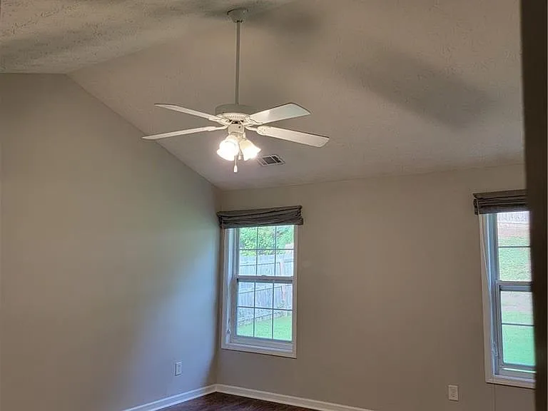 5219 Leecroft Dr — Photo 10