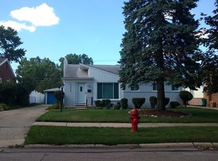 32080 Marblehead Rd, Farmington, MI 48336